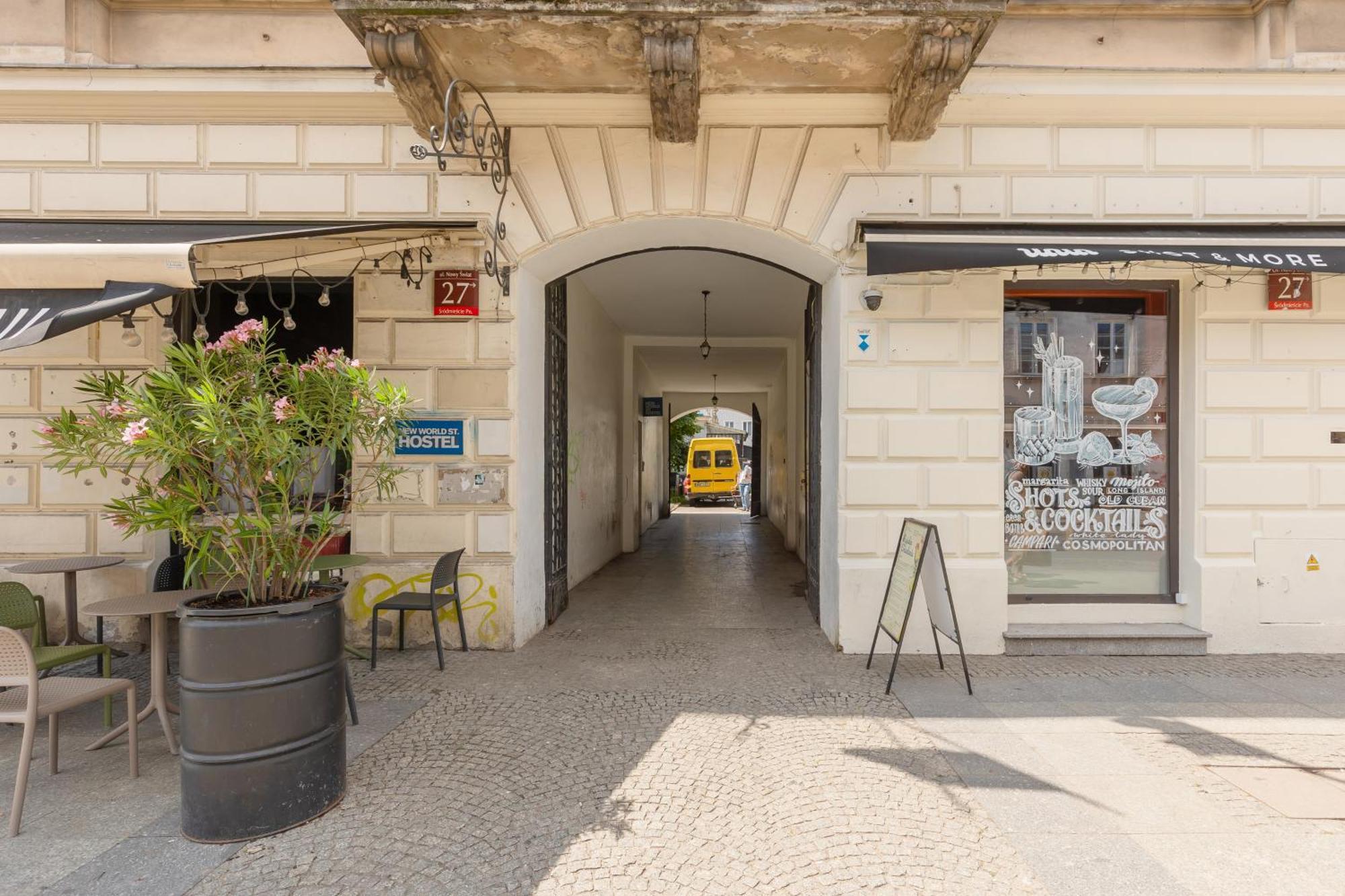 City Center Aparthotel Chmielna By Noclegi Renters Warsaw Exterior photo